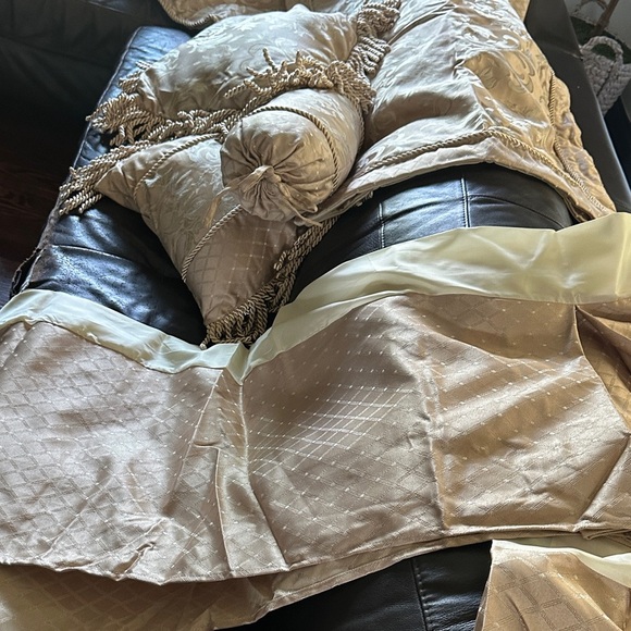 Florence 7-Piece King Comforter Set - Taupe/Beige/Tan - Picture 10 of 10